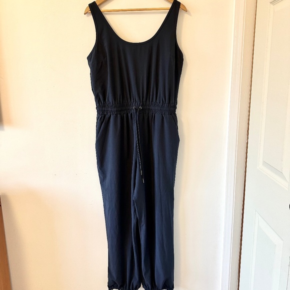 Abercrombie & Fitch Traveller Jumpsuit in Navy | Size Large - Picture 3 of 10